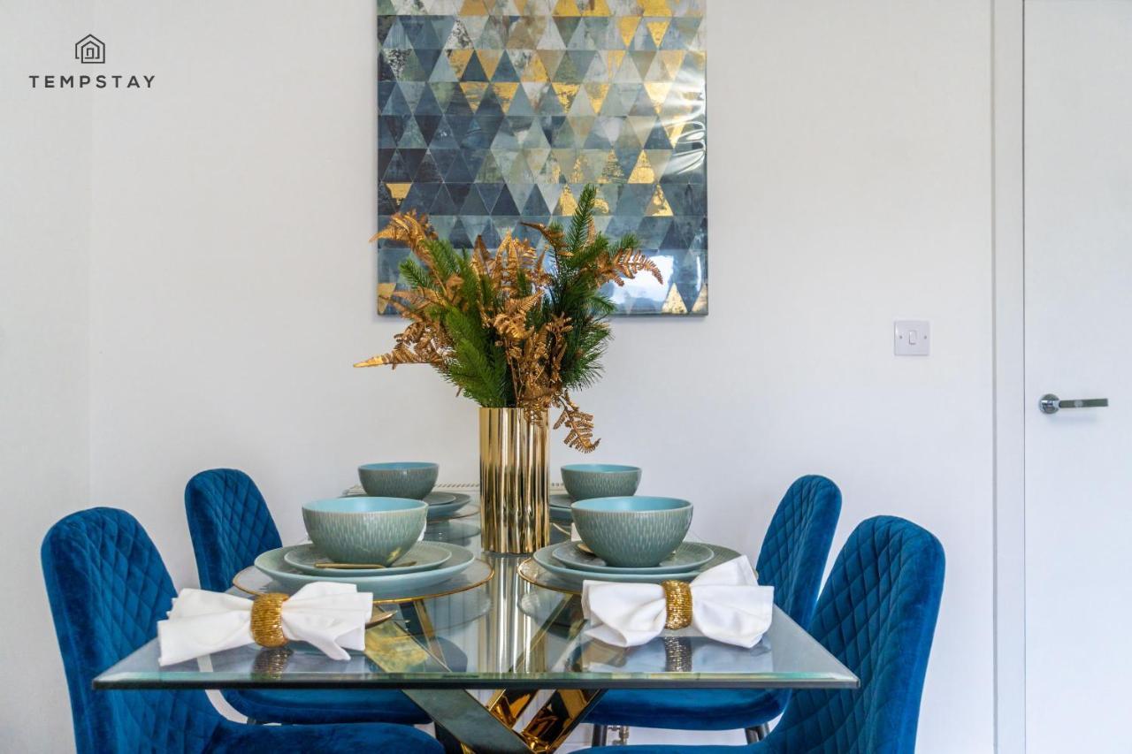 Stylish 4 Bed Family Home At Madejski, Reading University Zewnętrze zdjęcie